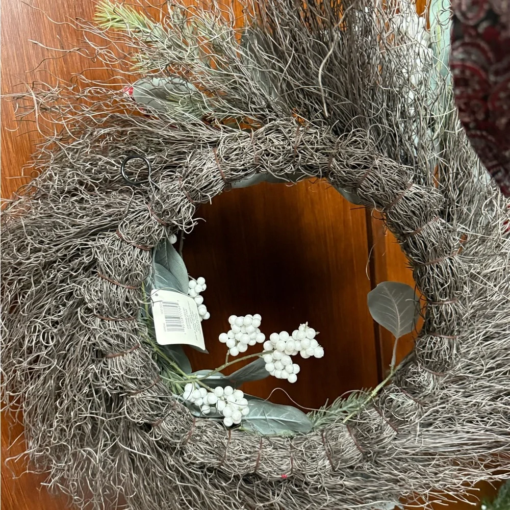 Ashland Holiday Wreath with Long Eucalyptus